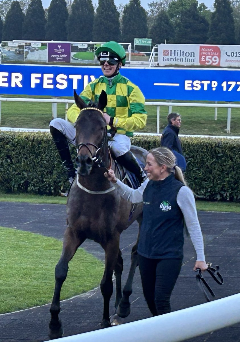 ⁦@DoncasterRaces⁩ double for me on ⁦@SkySportsRacing⁩ tonight as Mr Irrelevant 6/5 (pictured) and Lava Stream 9/4 bolt up. ⁦@AtTheRaces⁩ 🐎🐎🐎