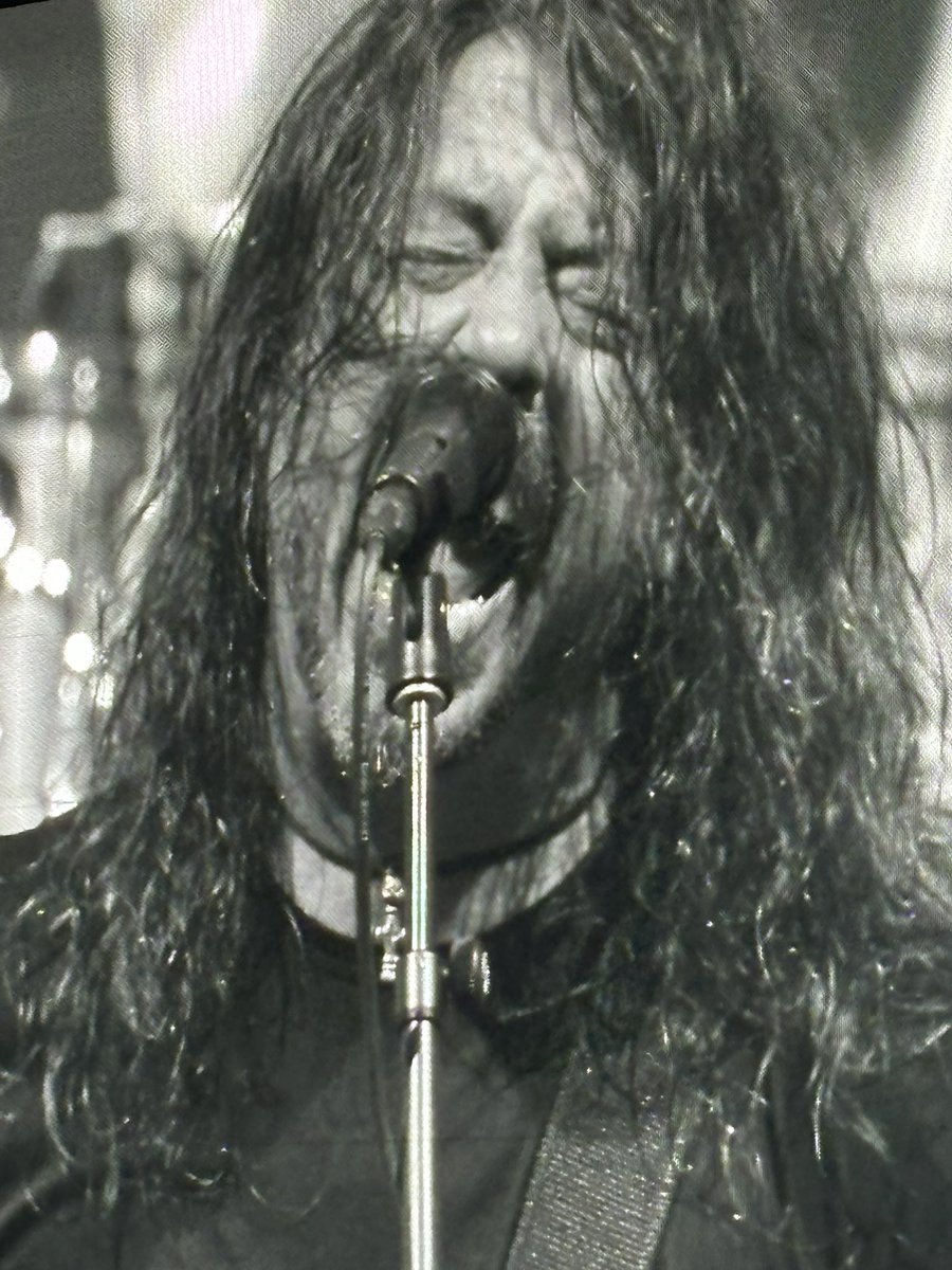 LLAPayne's tweet image. Foo Fighters with my people! #corememory