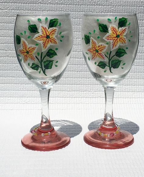 Summer  glasses etsy.com/listing/242646… #summer #wineglasses #paintedglasses #SMILEtt23 #CraftBizParty #etsyshop
