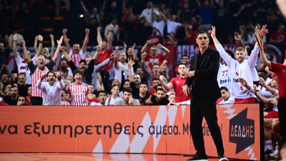 Με τους στρατηγούς πάμε πόλεμο άνετοι #OlympiacosFC #OlympiacosBC