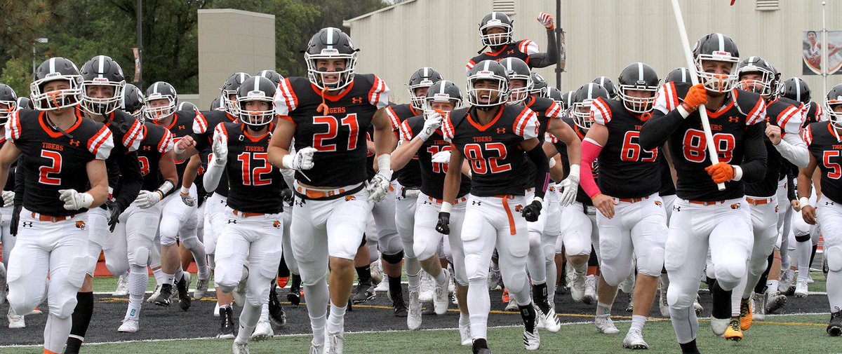 Great having @_CoachPotts from @DoaneFootball at @ChieftainNation today!

It was great visiting with you & getting to know you Coach! Thank you for your interest in our awesome student-athletes!

Any time you want to stop by, you are always welcome!

#FAST #ChieftainFootball #RTB