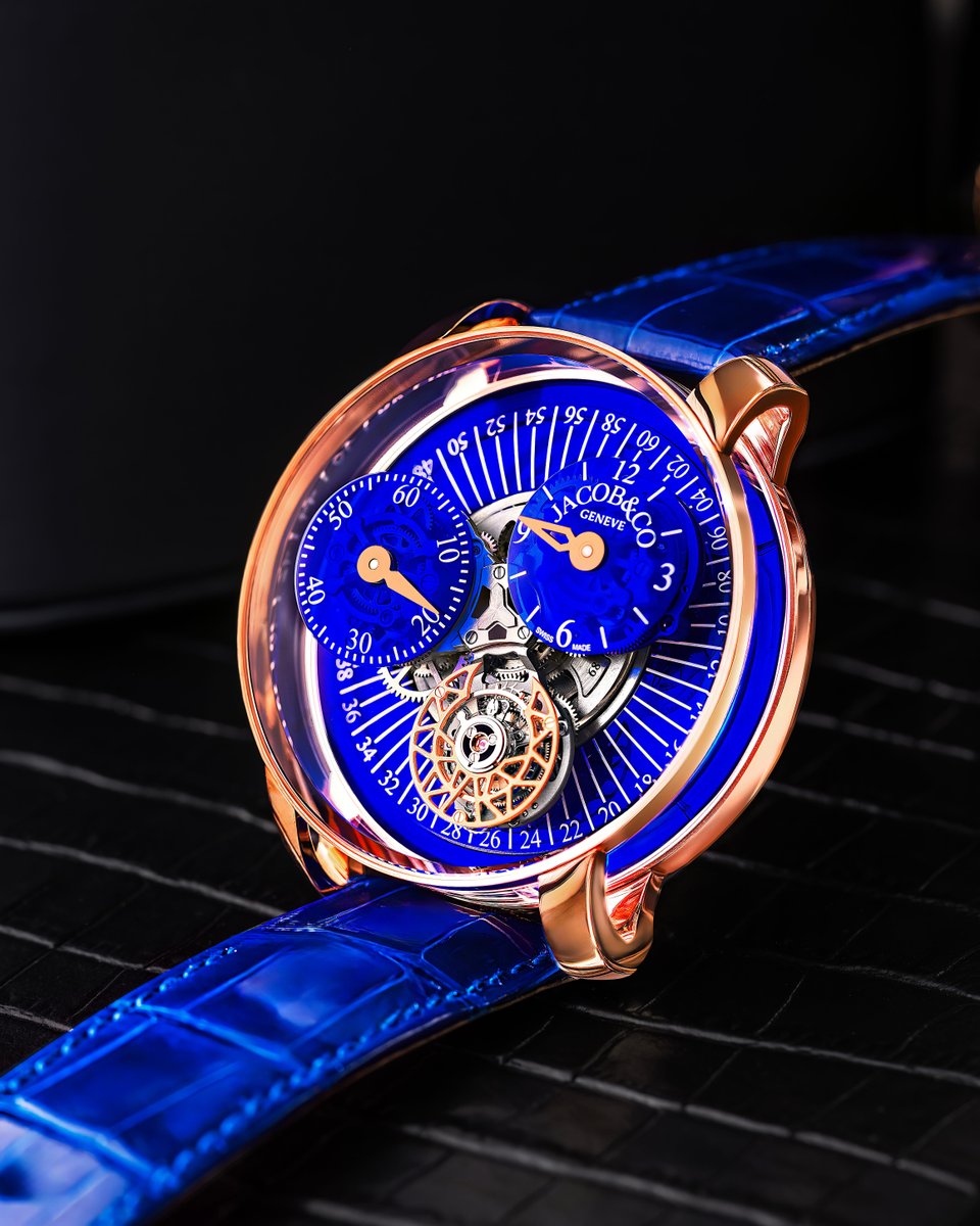 Astronomia Régulateur is a revolution in watchmaking and design. The vibrant green, red and blue colors are the most striking side. But look at the transparency. Look at the domed shape of the sub-dials.