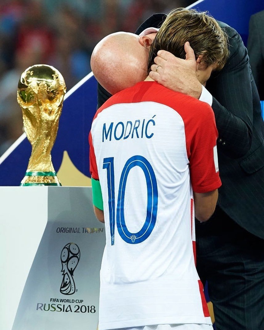 MadridXtra's tweet image. 🗣 Luka Modrić on the 2018 World Cup final: "When I was a kid I daydreamed about becoming the best. When this dream came true, while I was lifting that Golden Ball, the only feeling I had was sadness.

It should have been the happiest moment of my career, but it wasn't. We lost…