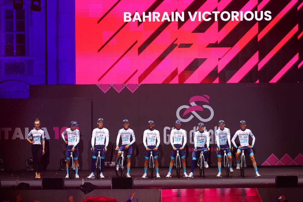 Team Bahrain Victorious (@bhrvictorious) on Twitter photo ๐ Ciao Torino!
๐ Grazie for the warm welcome at the <a href="/giroditalia/">Giro d'Italia</a> team presentation!
#RideAsOne #rideforGino #GirodItalia #Giro
๐ธ <a href="/SprintCycling/">SprintCycling</a> ๐ Ciao Torino!
๐ Grazie for the warm welcome at the <a href="/giroditalia/">Giro d'Italia</a> team presentation!
#RideAsOne #rideforGino #GirodItalia #Giro
๐ธ <a href="/SprintCycling/">SprintCycling</a>