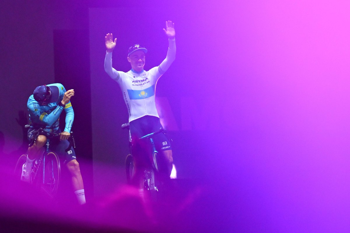 🇮🇹 PHOTOS: @giroditalia Opening ceremony of #GirodItalia One day left until the start of the action! #AstanaQazaqstanTeam #AstanaIsMyTeam #Giro 📷 @SprintCycling