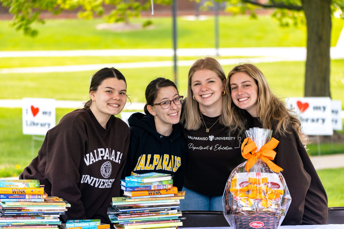 A sunny afternoon in Central Park Plaza, celebrating creativity, discovery, and joy with Valpo’s elementary education program… That’s TOMORROW at the Dunes LitFest children’s literature festival 📚 Want to join the celebration? Plan your day at valpo.edu/education/dune…!