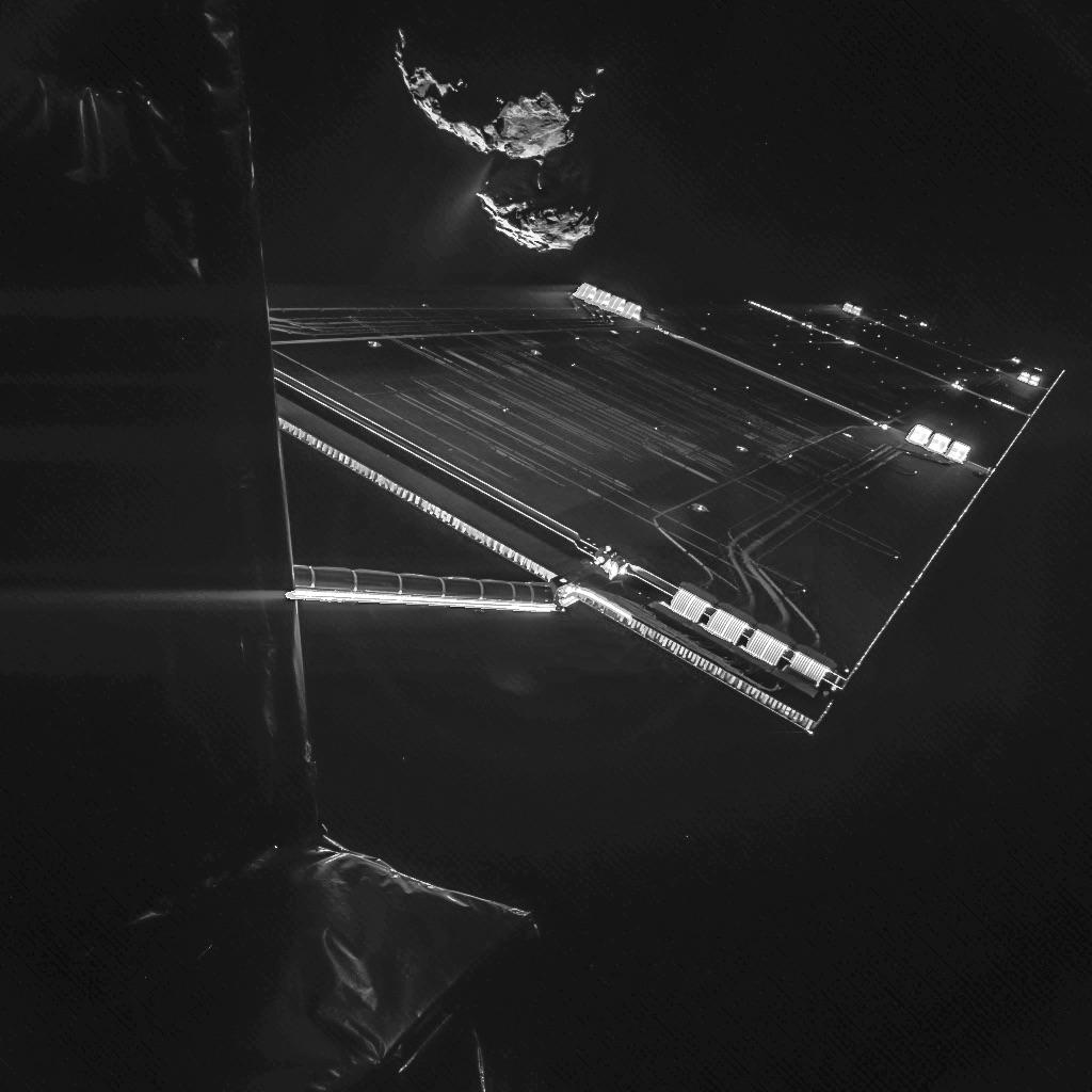 Not Well Known 🚨: Using  the CIVA camera on Rosetta’s Philae lander, the spacecraft snapped this ‘selfie’ of comet 67P/Churyumov–Gerasimenko from about 16 km away