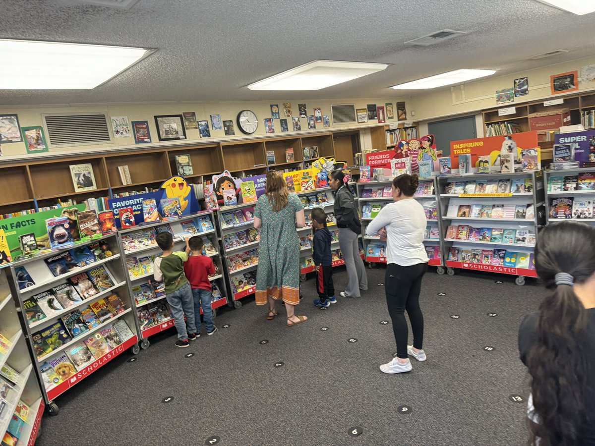 Shout out to our amazing PTO and parent volunteers for putting on our book fair this week! The book fair will be open during Open House tonight from 4:30-5:30!