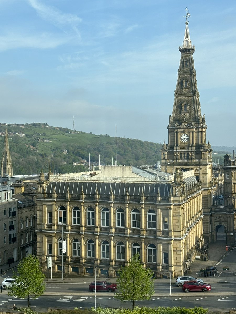 The warmest day of the year #Calderdale for #LocalElections2024 always a joy visiting colleagues running @Calderdale #elections & then returning to the mother ship 💚 @AEA_Elections