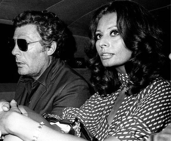 GREAT ACTORS CANDIDLY:

Marcello Mastroianni and Sophia Loren.