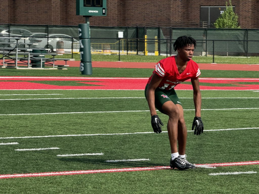Indianapolis Lawrence North 2025 CB Jerome Smith having a good workout. Has length for days. on3.com/db/jerome-smit…