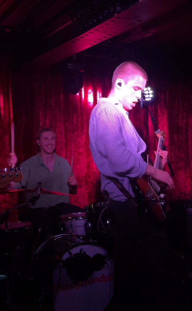 Need someone who looks at me the way Sam looks at Tom <a href="/TheRoystonClub/">The Royston Club</a>