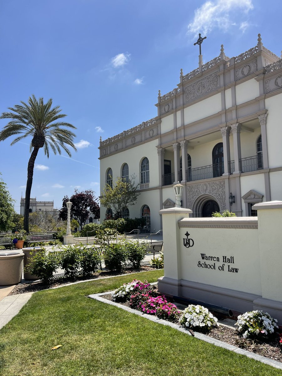 The law school looks particularly beautiful today. 😊 @USanDiegoLaw