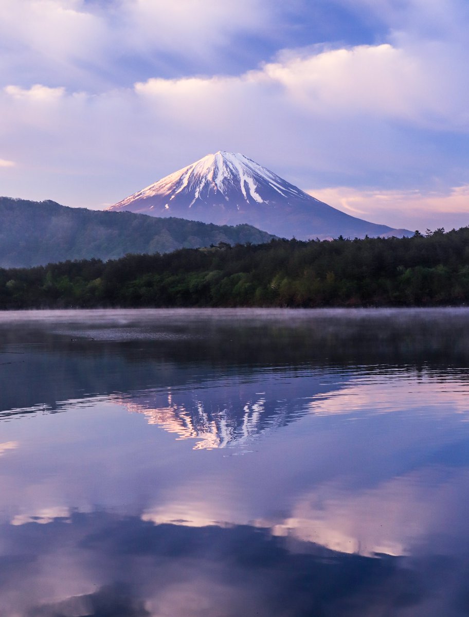 今朝の西湖からの富士山🌿😊✨
#富士山