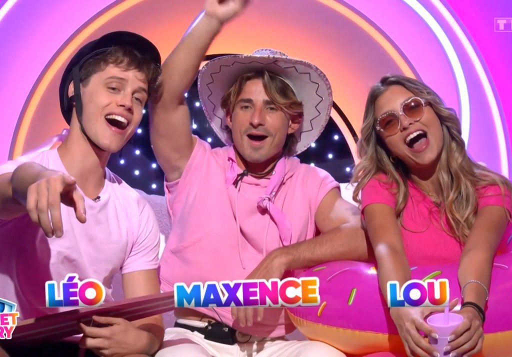 Dsl mais meilleur trio ever je veux rien savoir, je savais pas que j’avais besoin de ce trio dans ma vie avant de le voir à la télé ptdrrr #SecretStory #SecretStoryLeLive