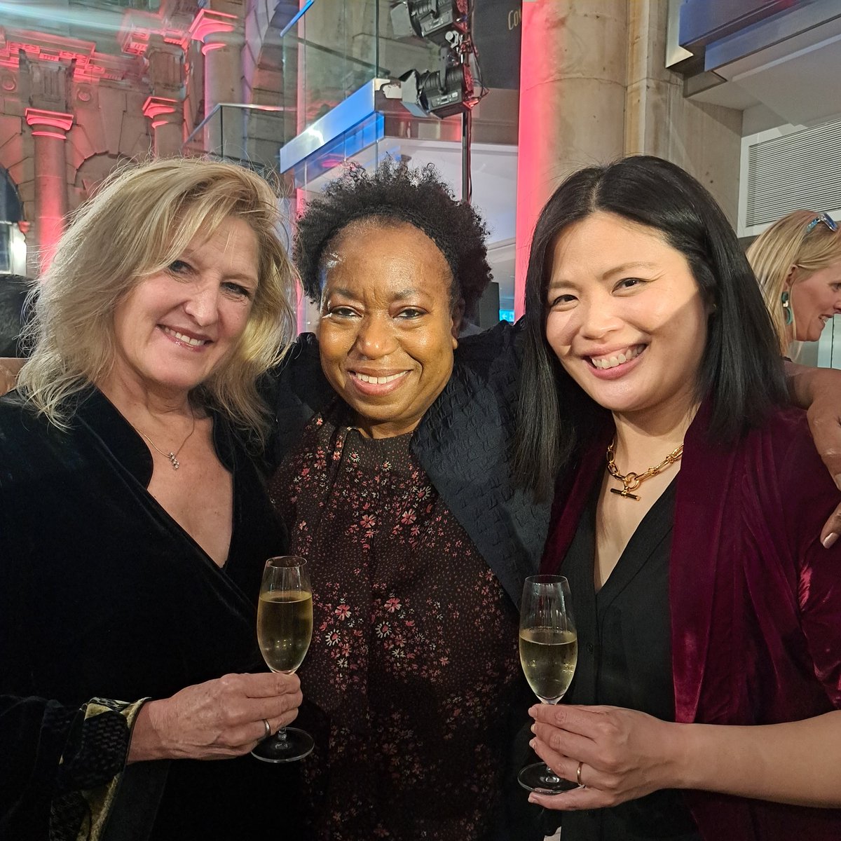 It's @amandacactus of @SaturdayKitchen with our co-founder & Mandy Yin of @SambalShiok at @Fortnums #FandMAwards #SaturdayKitchen