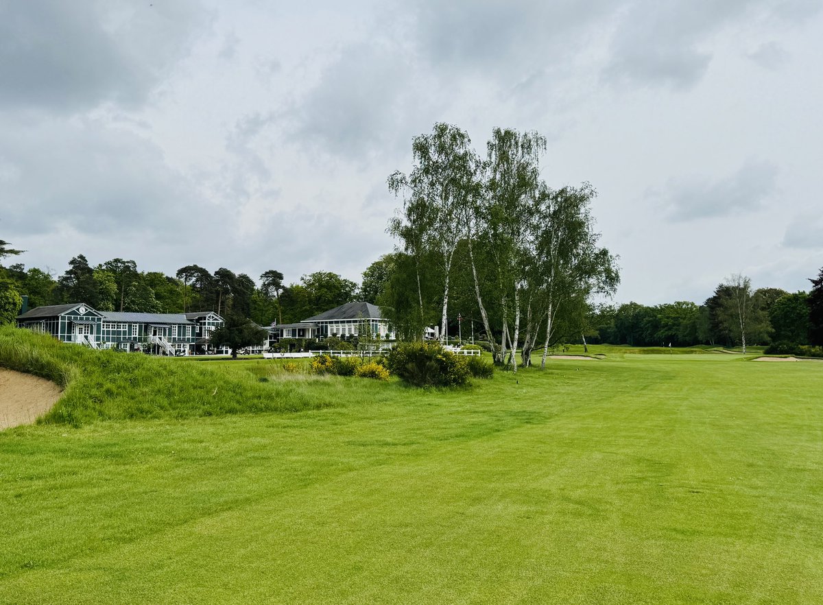 I’ve just spent a special few days in France playing at the wonderful Chantilly, Saint-Germain and Morfontaine golf clubs.  Stunning courses, wonderful clubhouses and fantastic locker rooms!  Lucky boy!  #golf ⛳️