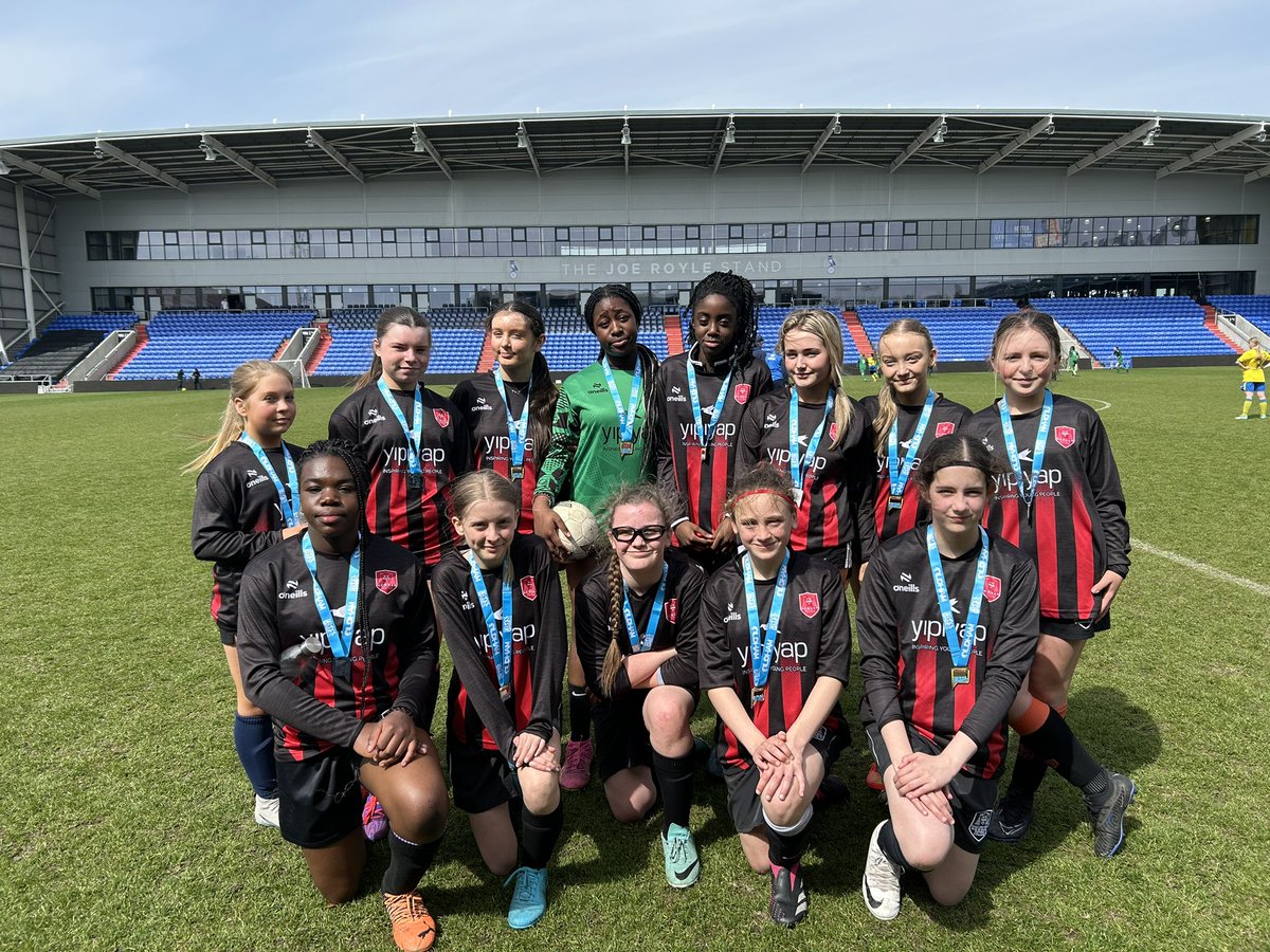 Oldham Schools league Runners up! 🥈👏Well played girls, you played with courage and dignity throughout - we are so proud of you! Special mention to Joanna and Avah for being awarded GOTG and to Nieve for her fabulous goal! @NewmanRC_Head @NewmanRCCollege