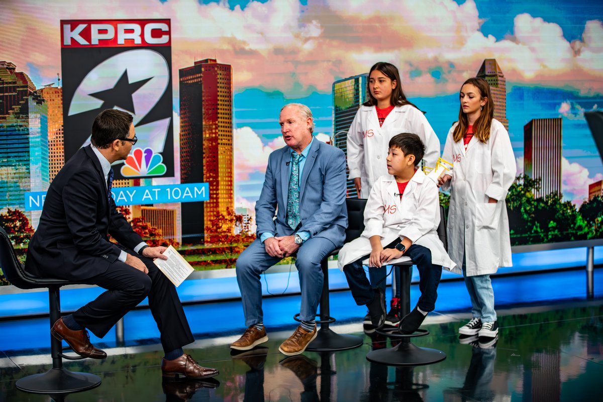 📸: Live in 3 ... 2 ... 1 

Check out some of the behind the scenes pictures of @HumbleISD_KMS students Michael Pham, Christina De La Paz and Ainsley Recchilongo and science teacher/coach Robert Adrian at @KPRC2 on Thursday, May 2. #ShineALight #SendItOn 

Photos by Joshua Koch