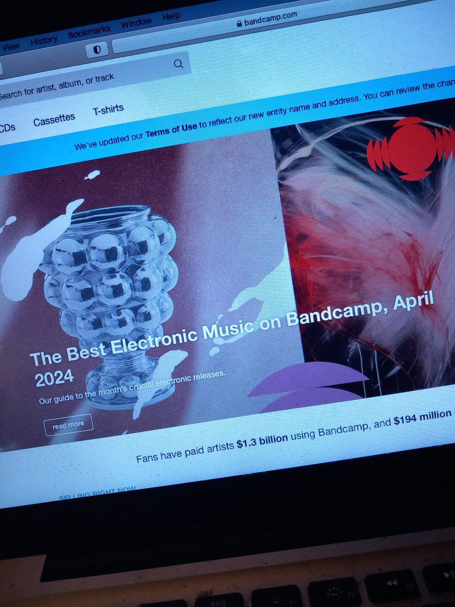 Whats this on the <a href="/Bandcamp/">bandcamp</a> homepage? bandcamp.com