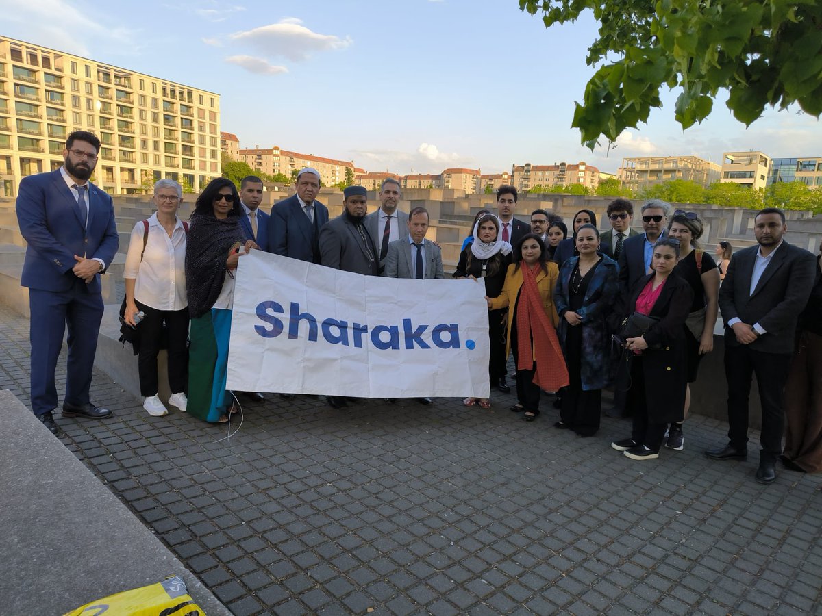 🕊️ Lancement de la Marche de la Vie à Berlin, une journée riche en mémoire et en échanges constructifs. Voici les moments clés de notre programme: - Visite à l'ambassade des États-Unis pour renforcer nos liens . - Discussion avec l'Institut des Accords d'Abraham, soulignant