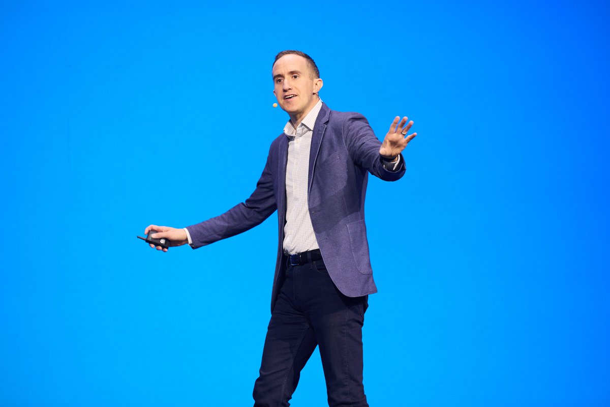 “The gap between your circumstances and expectations is where all the joy and pleasure in life lies.” - @MorganHousel, New York Times Best-selling Author We’re so grateful to Morgan for sharing how to find joy no matter the circumstances at #QualtricsX4