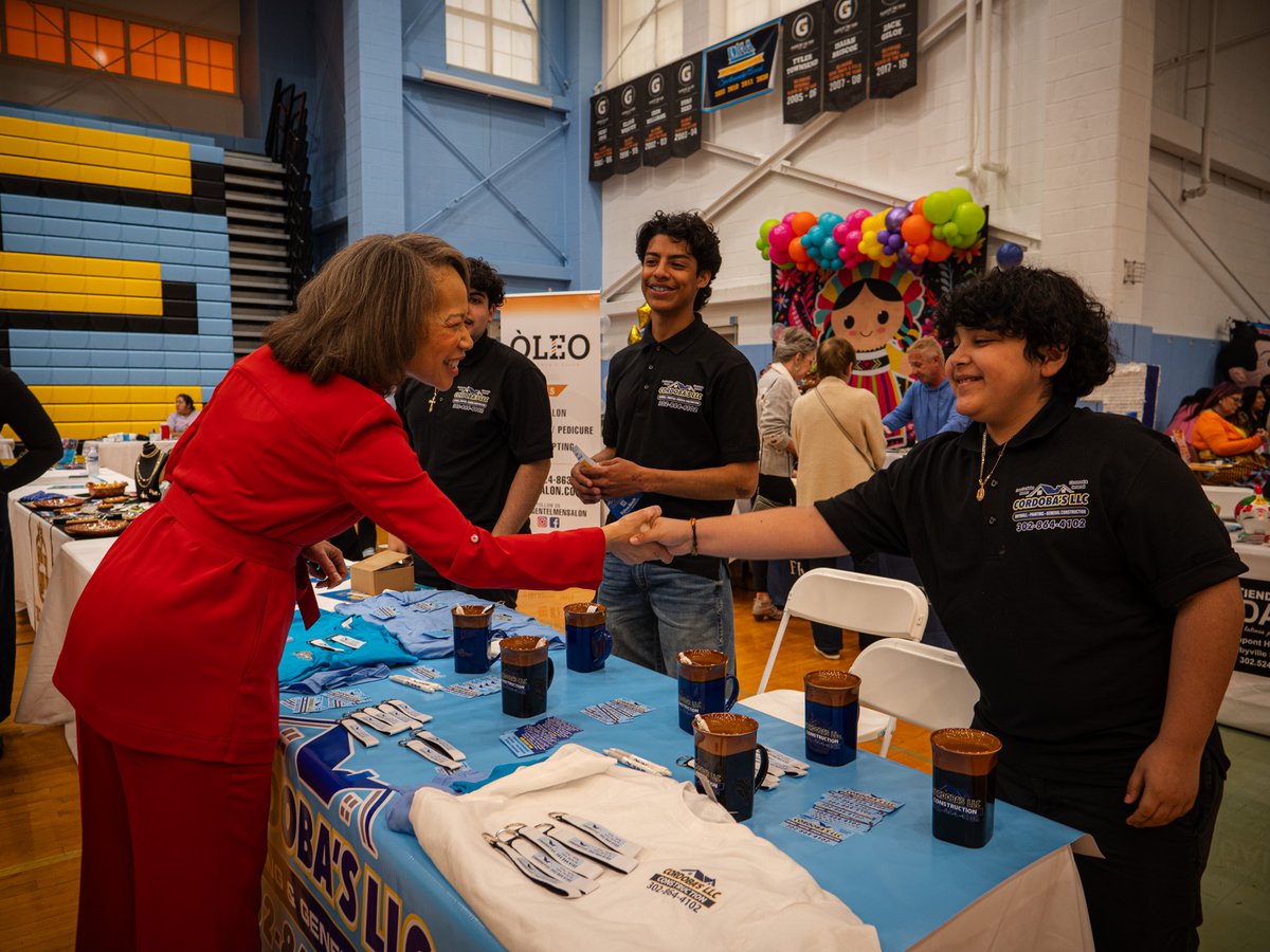 Happy National Small Business Week, Delaware! Small businesses are the economic engines of our communities and I am proud to do all I can in Congress to support them across our state.