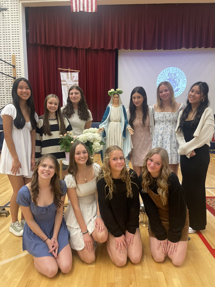 Thanks to our Lady Lancers for hosting today’s May Crowning &amp; Grandparents Day Mass 🌸