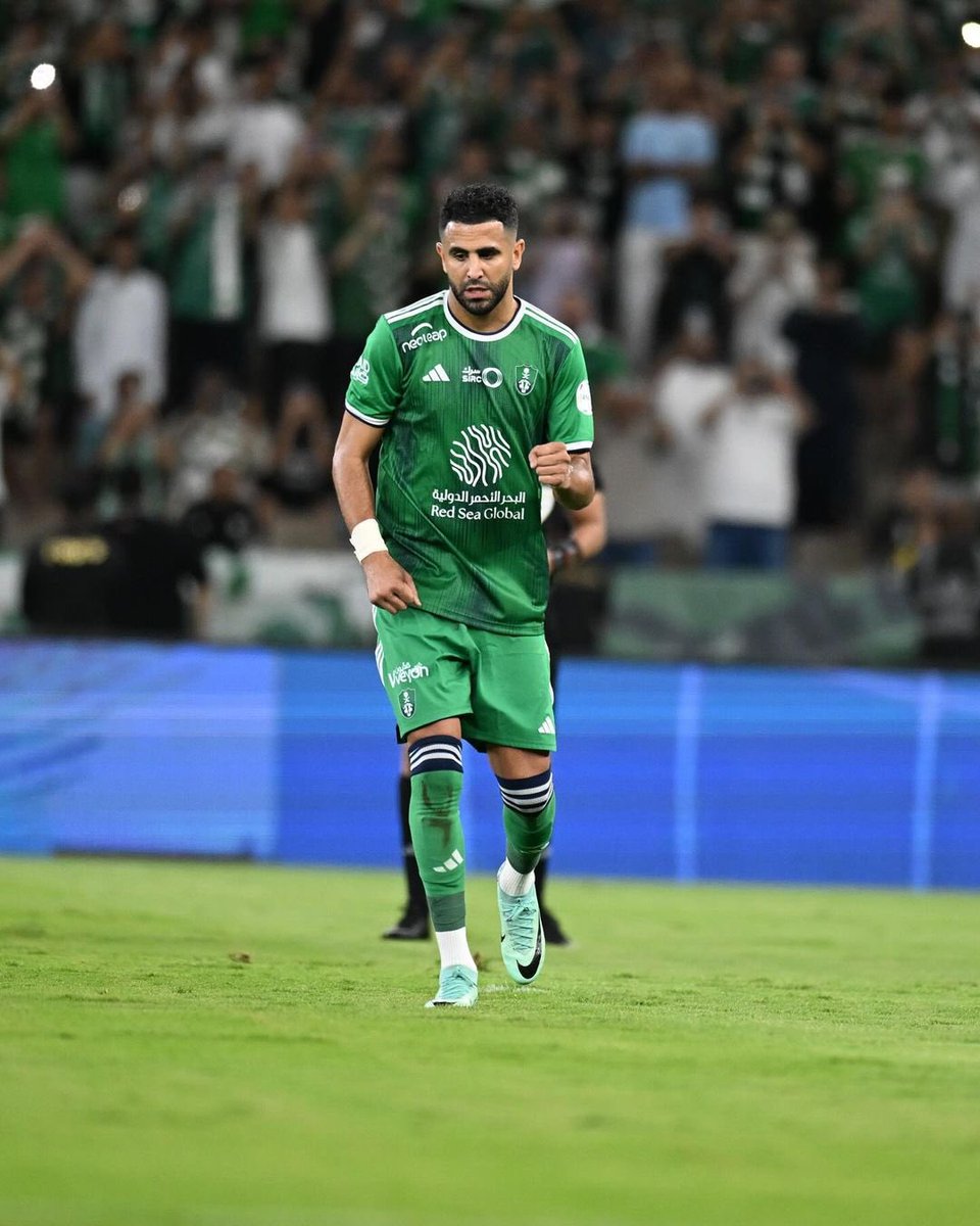 📊 رياض محرز هذا الموسم مع الأهلي :

- سجل 11 هدف ⚽️
- صنع 11 هدف 🅰️
- صنع 21 فرصة محققه للتسجيل 😮