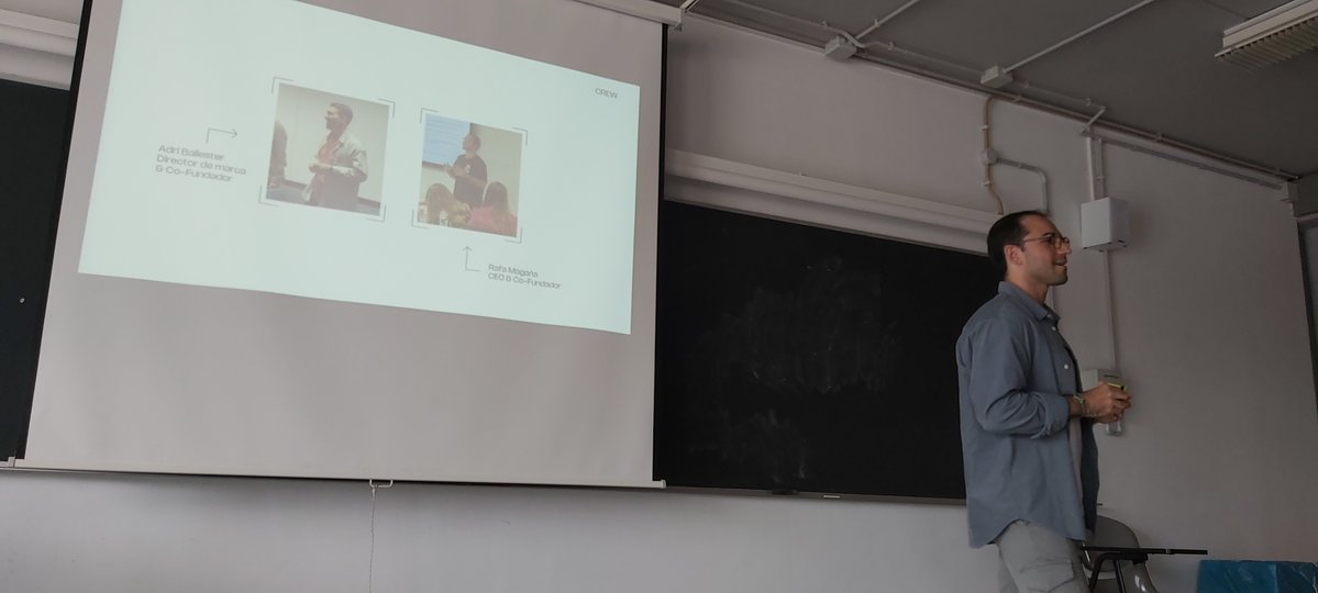 💡 Aquesta setmana ens han visitat Rafa Magaña i Lledó García de la consultora Mazinn per fer-nos el taller "Transformant empreses zombie" on ens han desvetllat la seva metodologia de treball per trobar insights i idees que ajudin a les marques a connectar amb la generació Z.