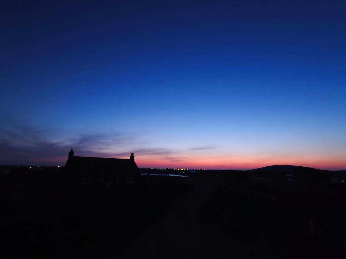 10.30pm sky #SouthUist 💚