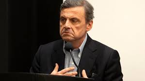 #Calenda (che mi ha bloccato) da a #Tarquinio dell'ipocrita.
Lui, che ha detto tutto e il contrario di tutto, da Renzi alle elezioni europee passando dall'alleanza coi 5 stelle.
Ora tira fuori la 'famosissima' dottrina Breznev per dire puttanate in merita alla guerra in #Ucraina.