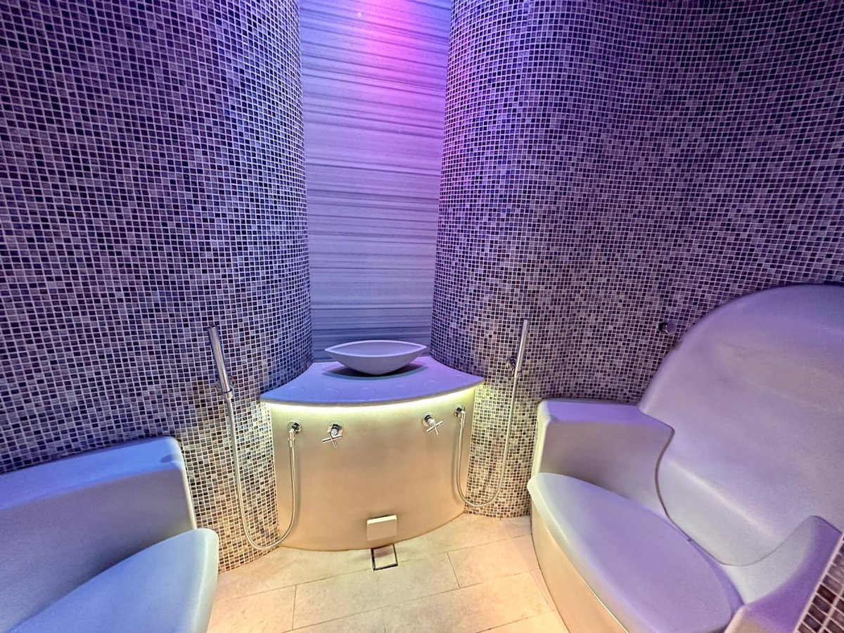 011Flopy's tweet image. Skilled hands give you a brand new body!