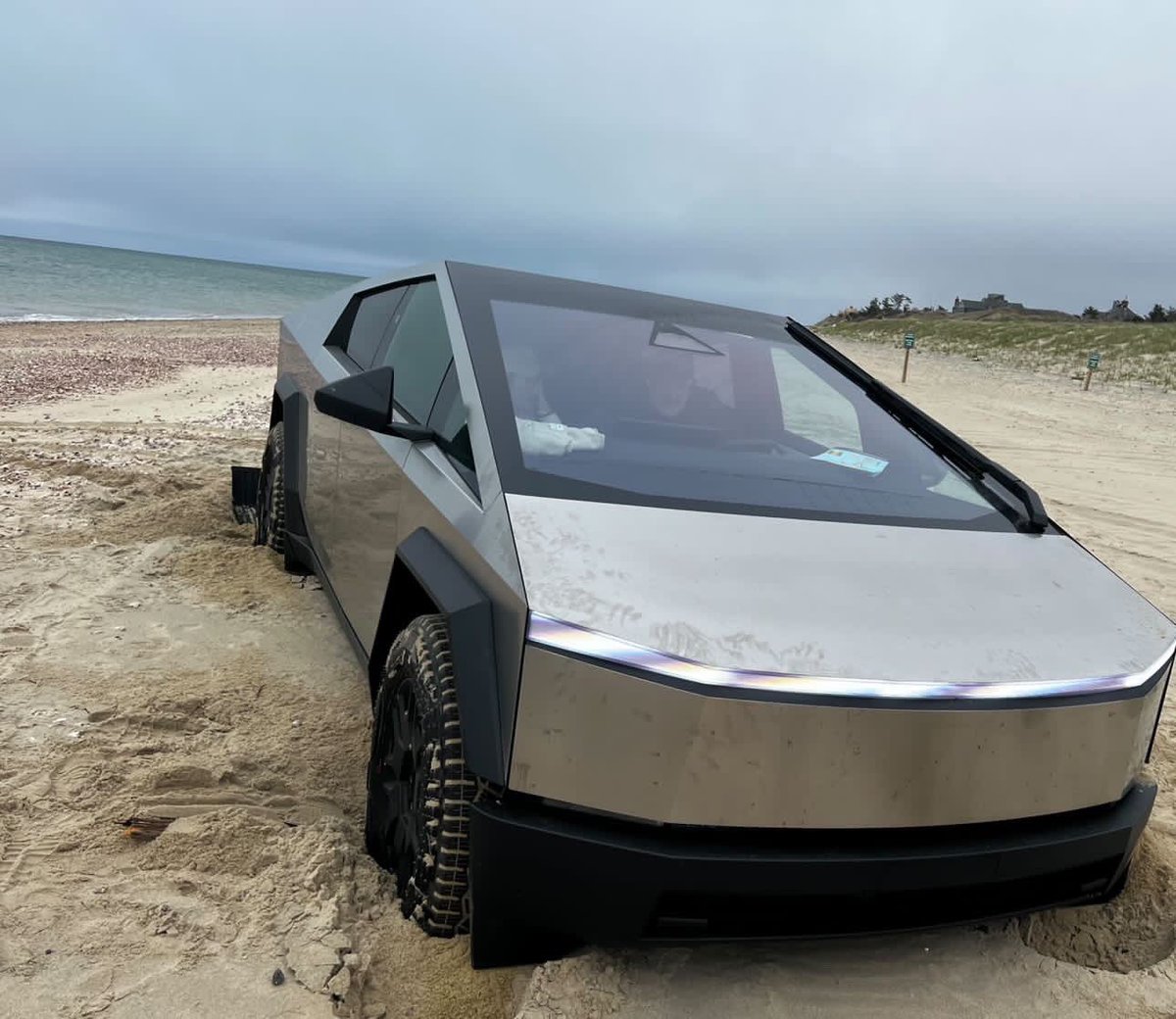 Tesla Cyber Truck stuck on a #Nantucket beach today. Can’t make it up