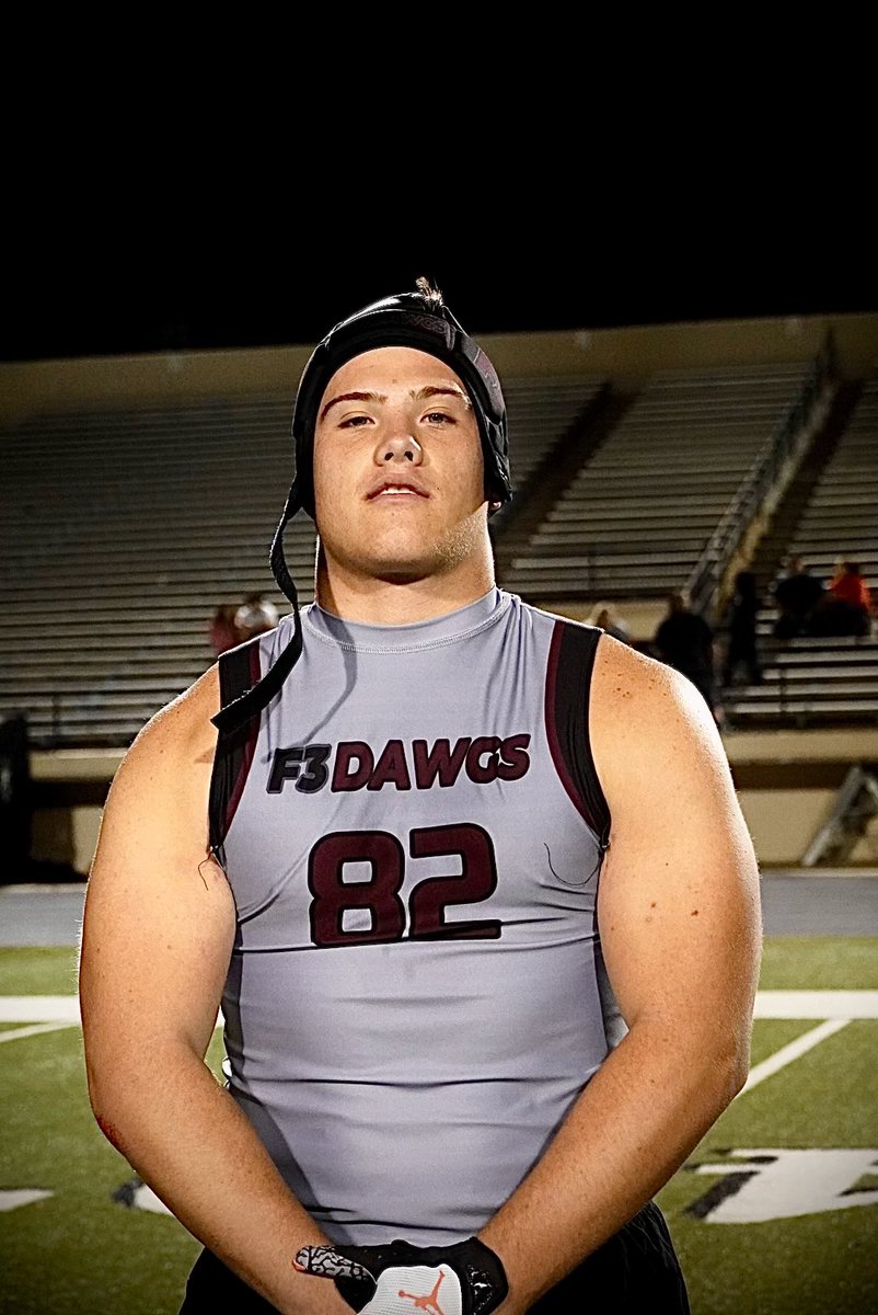 LelandSmith89's tweet photo. Ready to get spring ball going!
6-2
250lbs
DL/FB/TE
@Edavison85 @RecruitEMHS_FB @emhsbulldogs https://t.co/DgbngeBoQu
