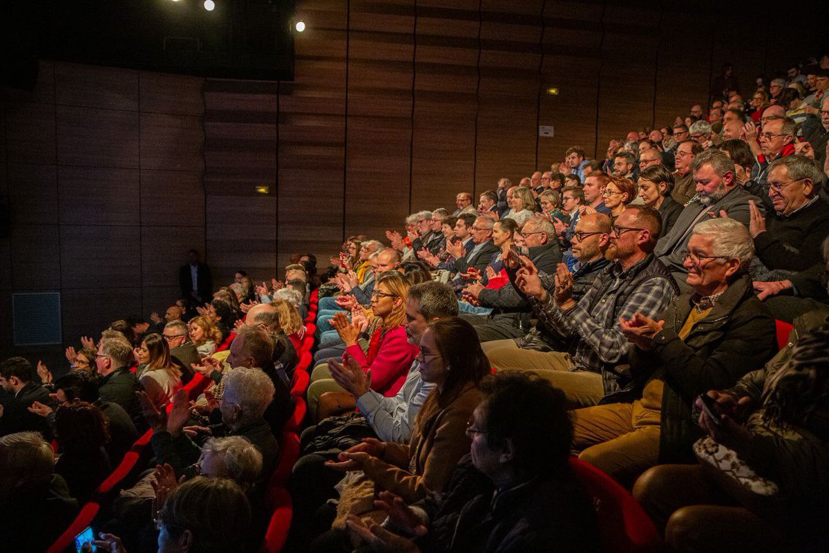 Une France forte et souveraine a par nature des intérêts européens. Pour les défendre, nous avons besoin d’une Europe puissante. À Bernay, dans l’Eure, avec @EPhilippe_LH pour porter notre Besoin d’Europe.