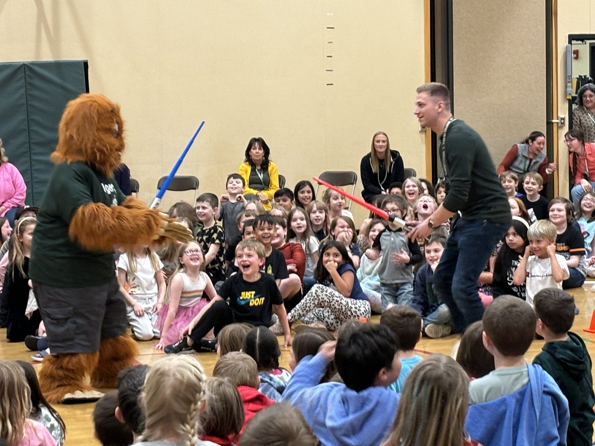 EBEPrincipal's tweet photo. Today was our citizen of the month assembly. Students were recognized for their accomplishments in the areas of writing or showing our Brave expectation of attentive. We also had a lot of fun! Thank you to our 5th grade leaders for their work on the assembly. #elgerbayexplorers https://t.co/uReZa2w3NI