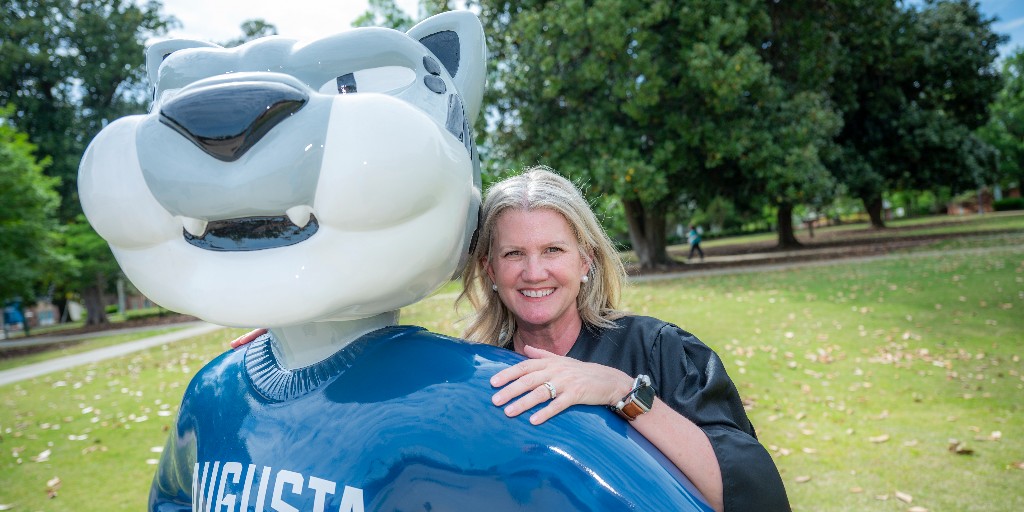 AUG_University's tweet photo. #AUGGRAD Paige Boutwell, a super mom of seven, is marking three decades of grit, dedication, and sometimes tears, as she prepares to take that prestigious walk across the graduation stage! π
#supermom #nevertoolate
Discover her amazing story: https://t.co/Ehiq9vF4PD https://t.co/pQDvTtlAnO