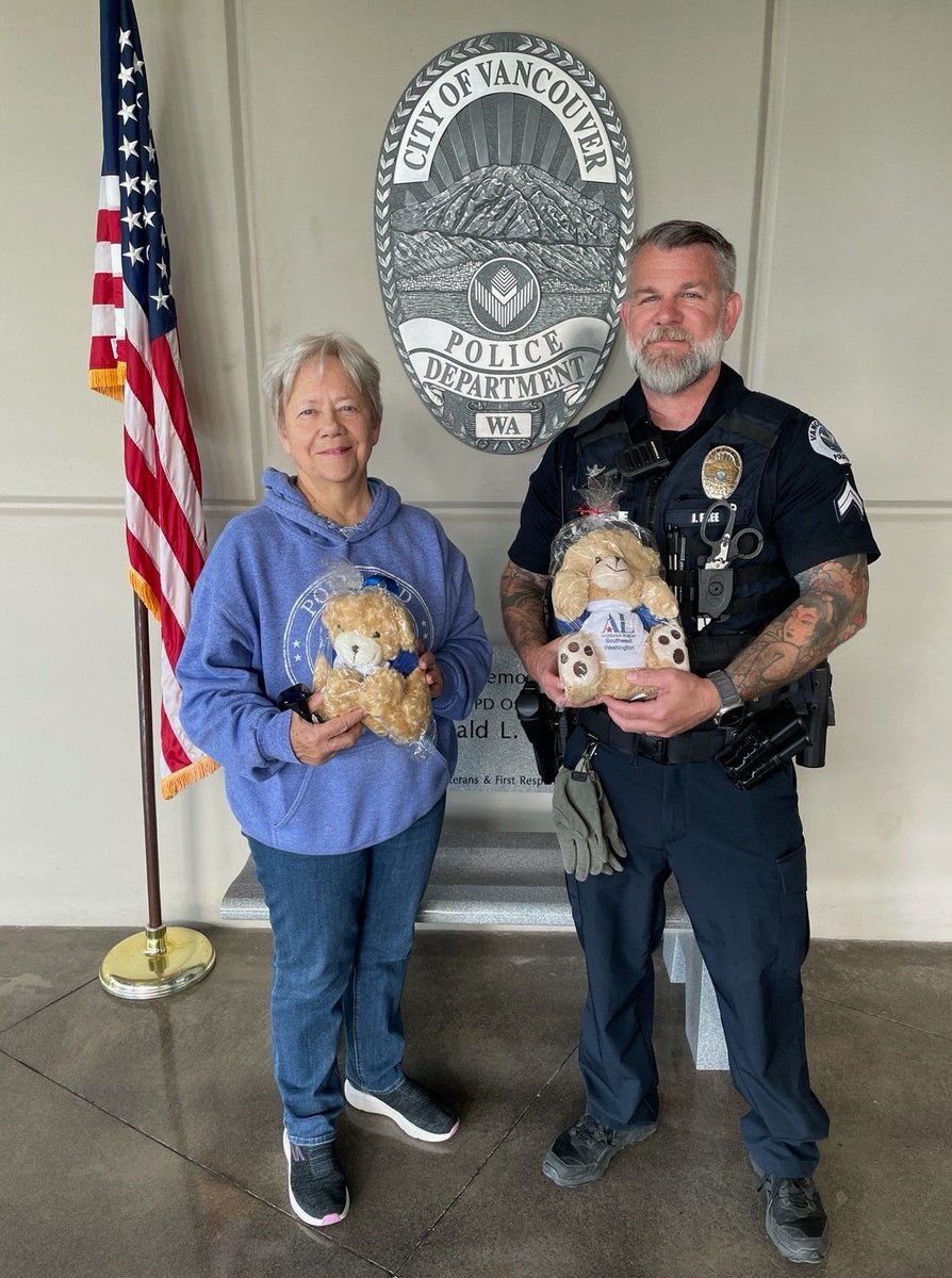 Thank you to the Assistance League of Southwest Washington for donating bears to VPD to distribute to children who may have encountered a traumatic or scary situation. 💙🧸