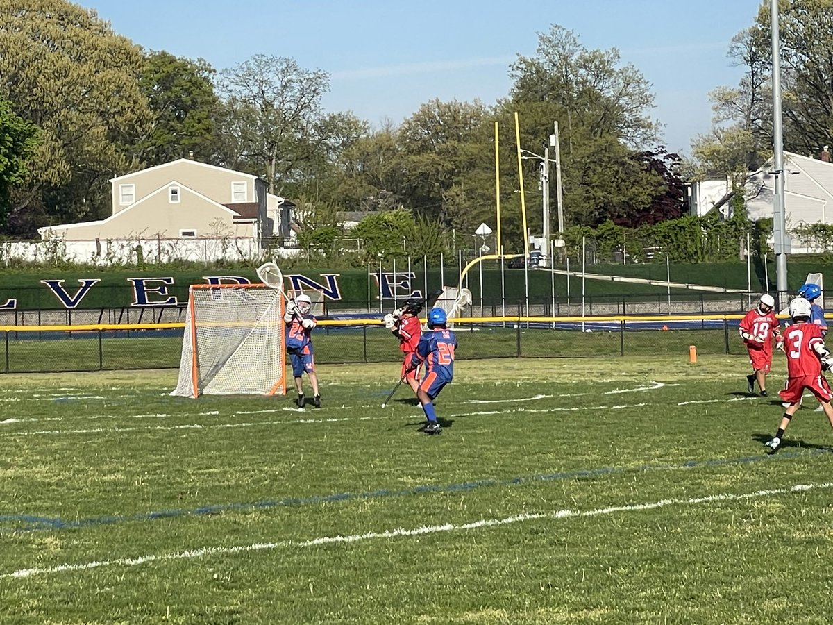 HTH Boys Lacrosse team taking on Lawrence Road Middle School @MalverneHS. #gomules #lax @HTH_Lacrosse @HTHMiddleSchool