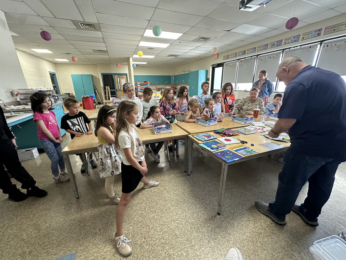 Thank you to our local artist, Eduardo for working with our art club scholars today. Beach trash into beautiful art!