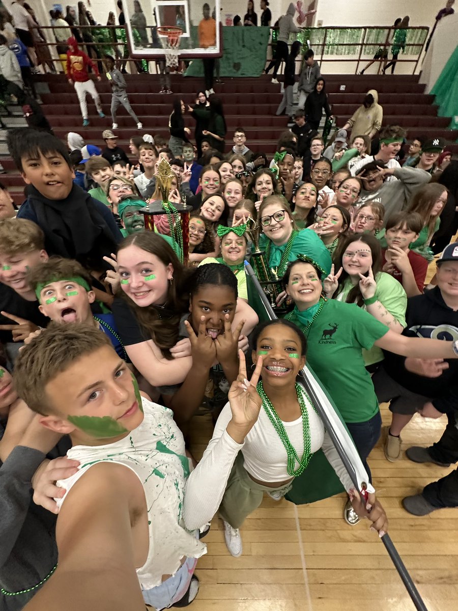 AntlerAlerts's tweet image. Thank you @FCSmarkkopp for coming to our KSA HERD and being our spirit judge!! We are ready!! 🎉🫎 @OneTeamFCS #every1