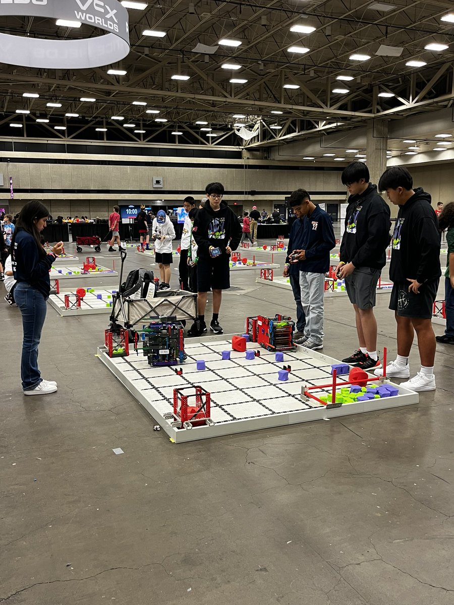 Awesome 2nd day @ #VEXWorlds with Certified Lover Bots giving it their all at every match! Beyond proud of these 3 & how amazingly they represent El Paso, TX & the Riverside Community!! They really “turned it up” today 🎤🎙🧡💙#Drizzy #ForTheValley #VEXIQ @RiversideMS1971