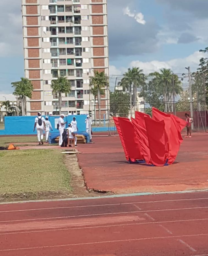 Continúan las actividades en el Clasificatorio Nacional de Atletismo en la categoría escolar. El futuro deportivo cubano está asegurado!!!

#VamosXMas
#65x60=Fidel
#DeporteEscolar
#EideCerroPelado