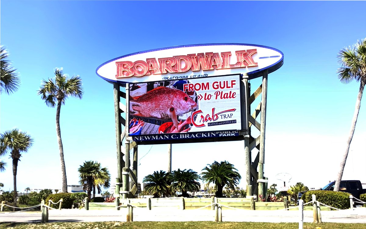 The Boardwalk on Okaloosa Island in Florida gets an upgrade at a prominent beach location with shops, restaurants and incredible views. The new sign comes in at 10 feet tall x 21 feet wide to increase its image resolution 4.5 times, going from 38k to 176k pixels! #DakDisplays