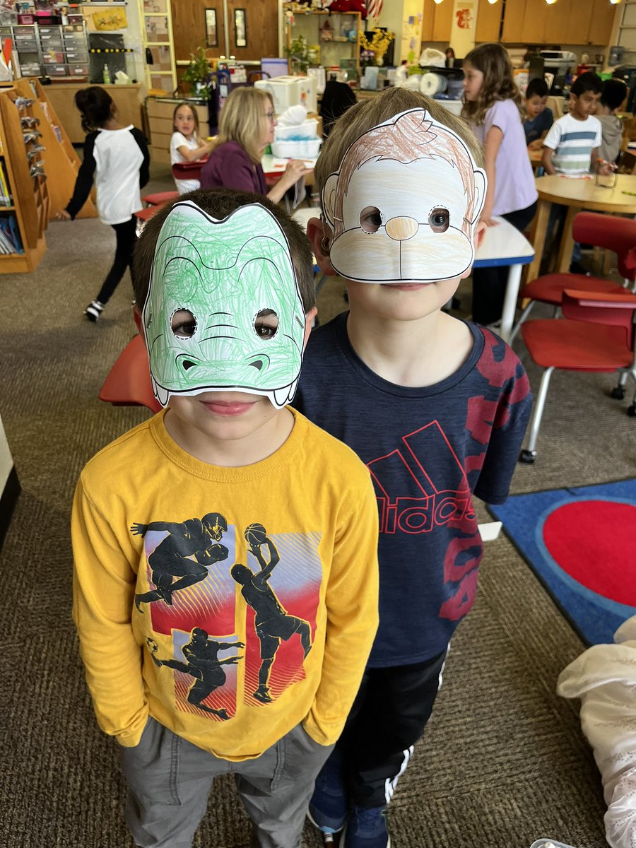 We’re kicking off our Spring Research Topic- Safari Animals! We ♥️ listening to Little Red & The Very Hungry Lion & making safari animal masks! Next up- exploring on @CapstonePub #PebbleGo #ewlearns @NorthSideEW