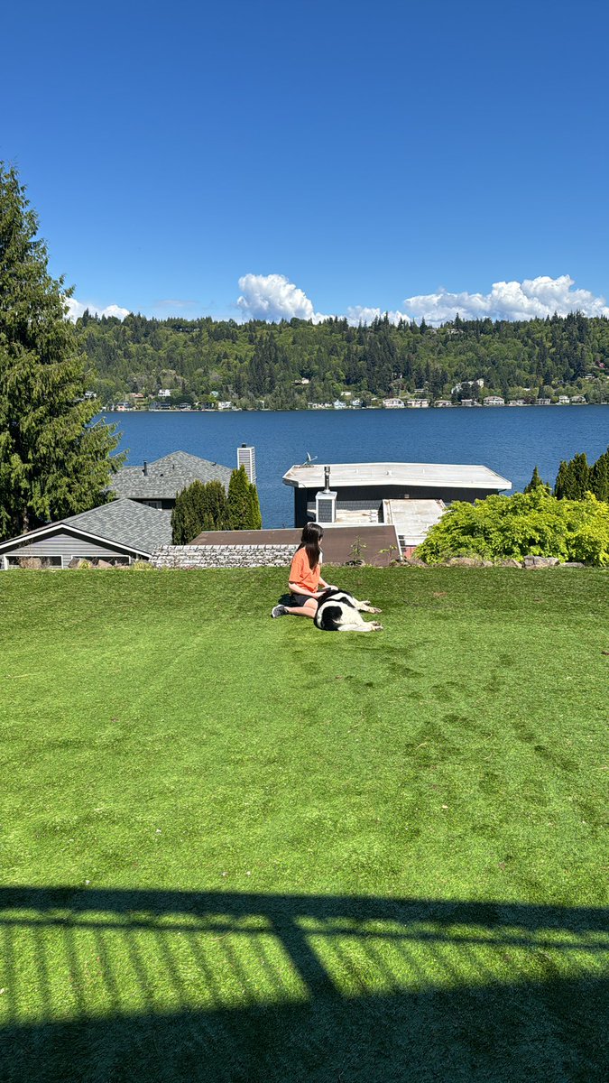 Having sunlight is very rare in Seattle, but this view is the rarest and most magical for me. My sunlight is not coming from the sun; it’s coming from my front yard now. 🙏🏻 By the way, Buddy says hi again. :) #LongCovidKids