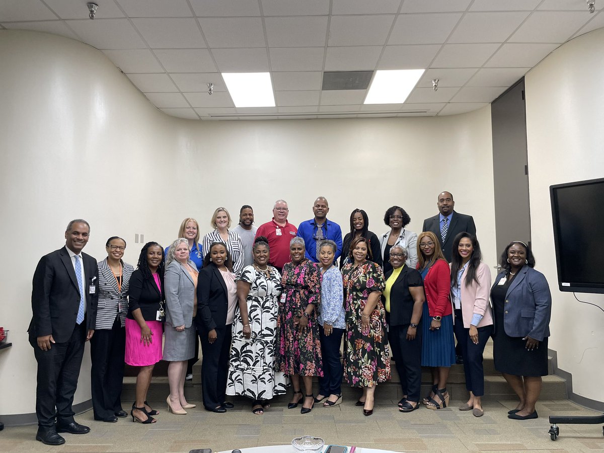 Thank you @drrachelalex for our amazing Aspire meeting today.  I appreciate the feedback and the panel discussion.  It turned out to be a beautiful day ☀️after all of the rain. @1EThompson #MyAldine #LetYourLIGHTShine