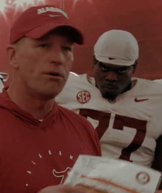 Easily the best part of this video is the look @jaeden_kings has on his face during the pregame pep talk. #AlabamaFootball #RollTide