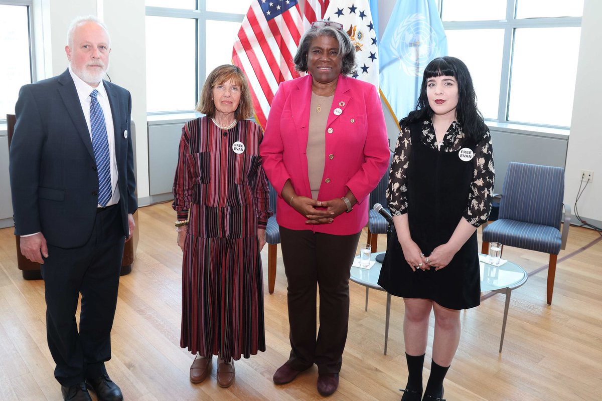 Ahead of World Press Freedom Day, @USUN, @GRUN_NY, @WSJ brought together journalists, UN Member States, and civil society leaders to discuss the judicial harassment of journalists around the world. Moderated by @mitchellreports, our discussion highlighted the recent one-year…